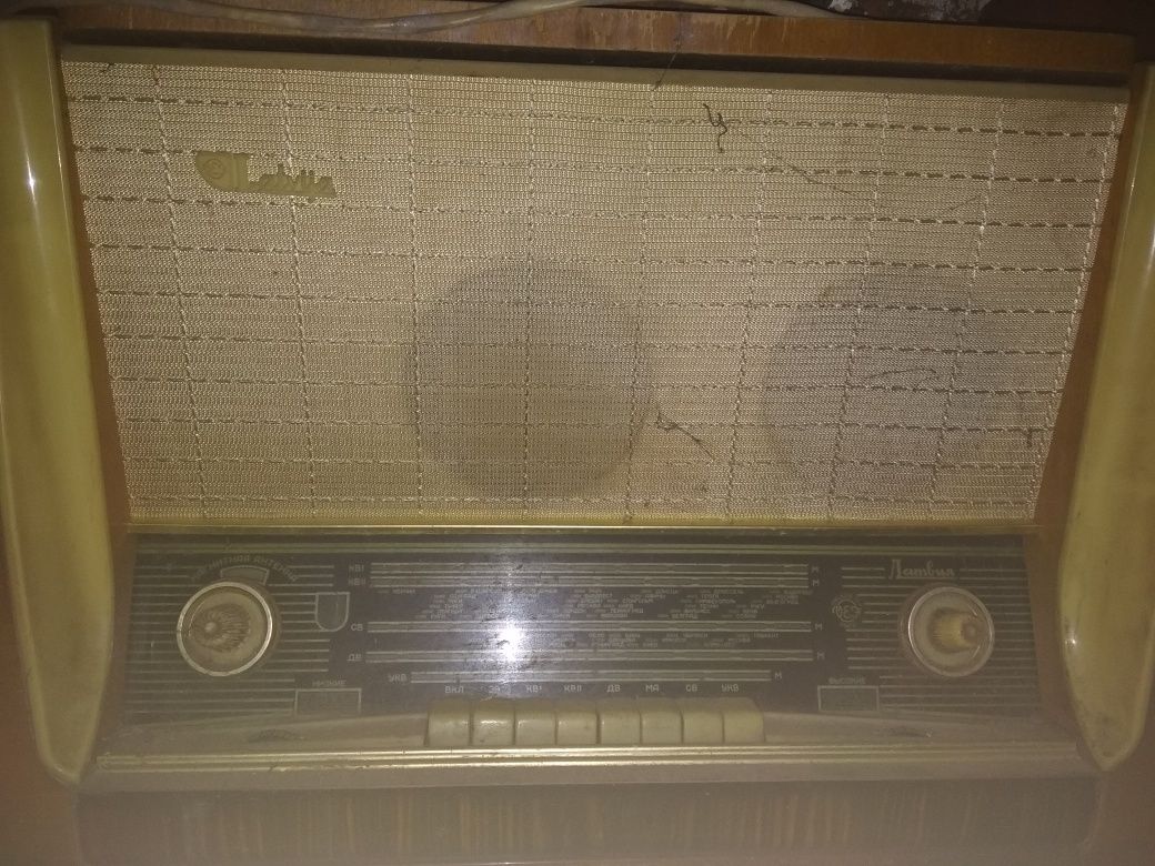 Продам 2 радіоли (СРСР)