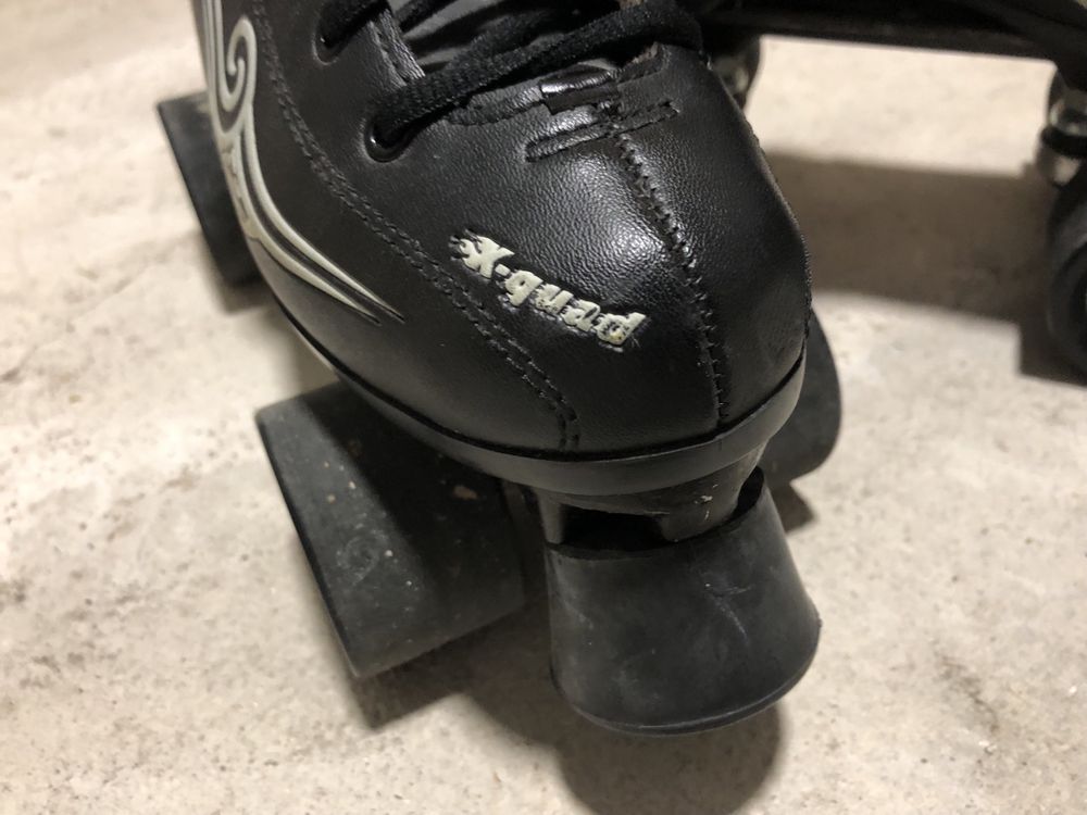 Patins bota com rodas e travão praticamente novos
