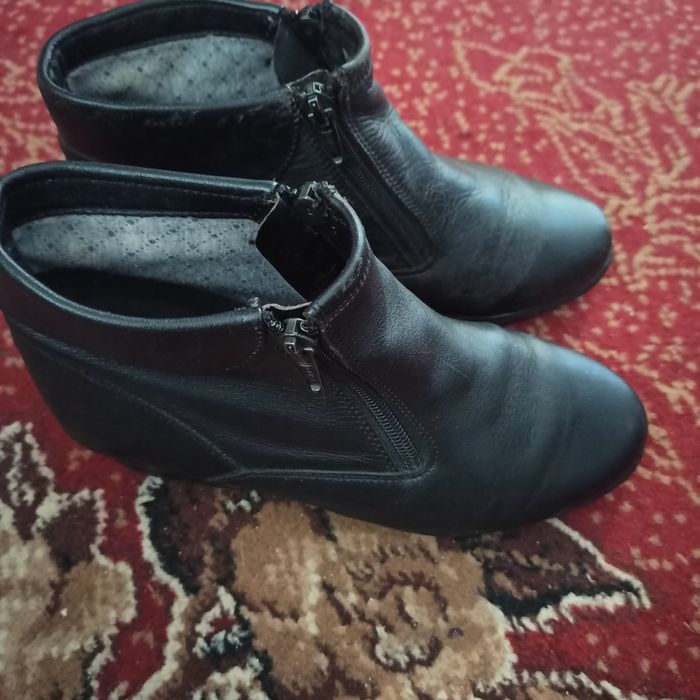 Продам взуття р 37