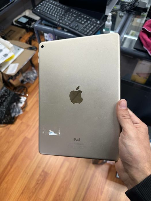 Apple iPad 2 64гб хорошая батарея.