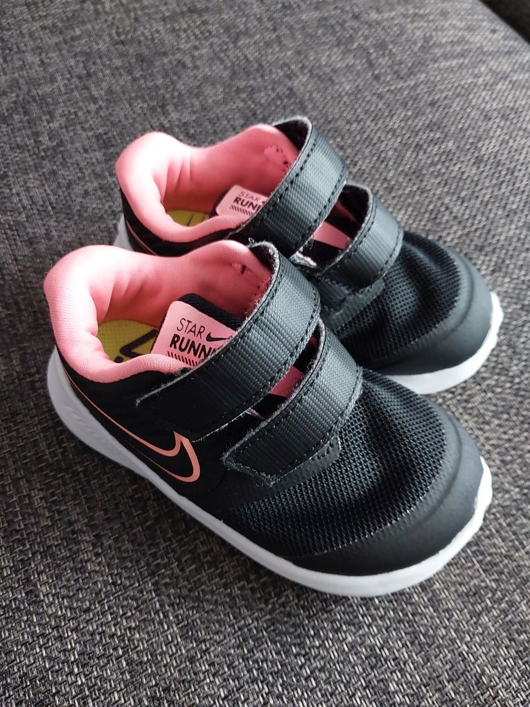 Buty Nike r. 21 11cm