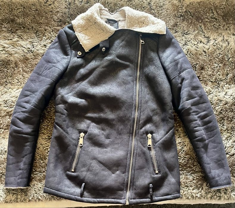 Casaco pele (Camurça) Senhora Bershka como novo!