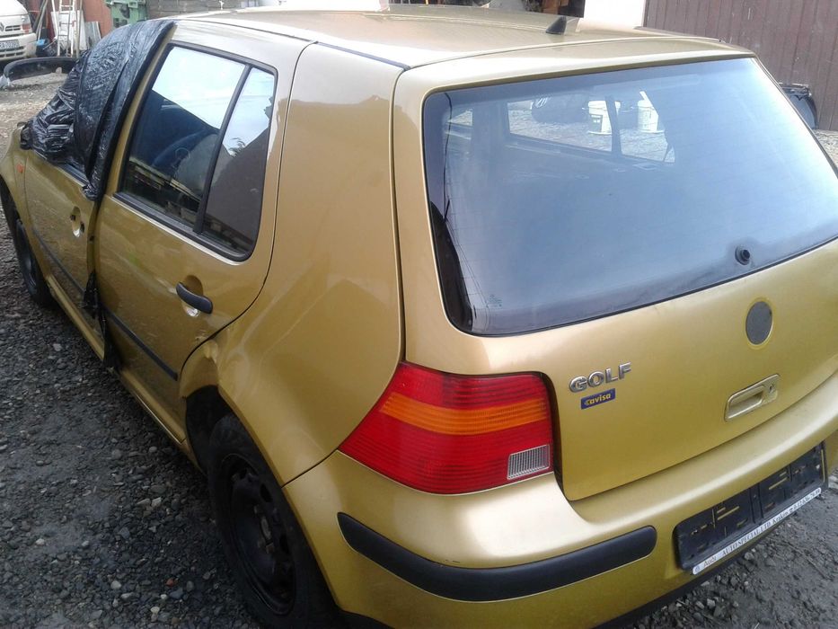 VW Golf 4 IV Tył Zderzak Lampa Prawa Lewa Złoty LA1U 5 Drzwi 5D