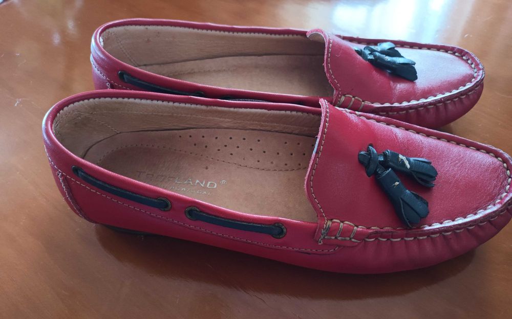 Sapatos vermelhos  - Trofland