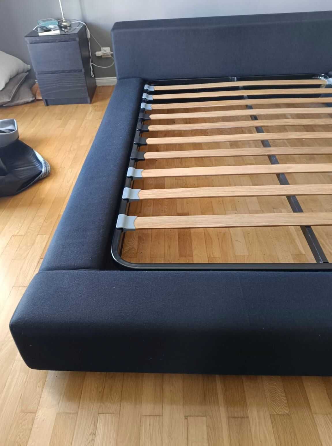 Cama de Casal estrado e colçhao