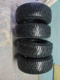 Goodyear UltraGrip 215/65/16 Шипована