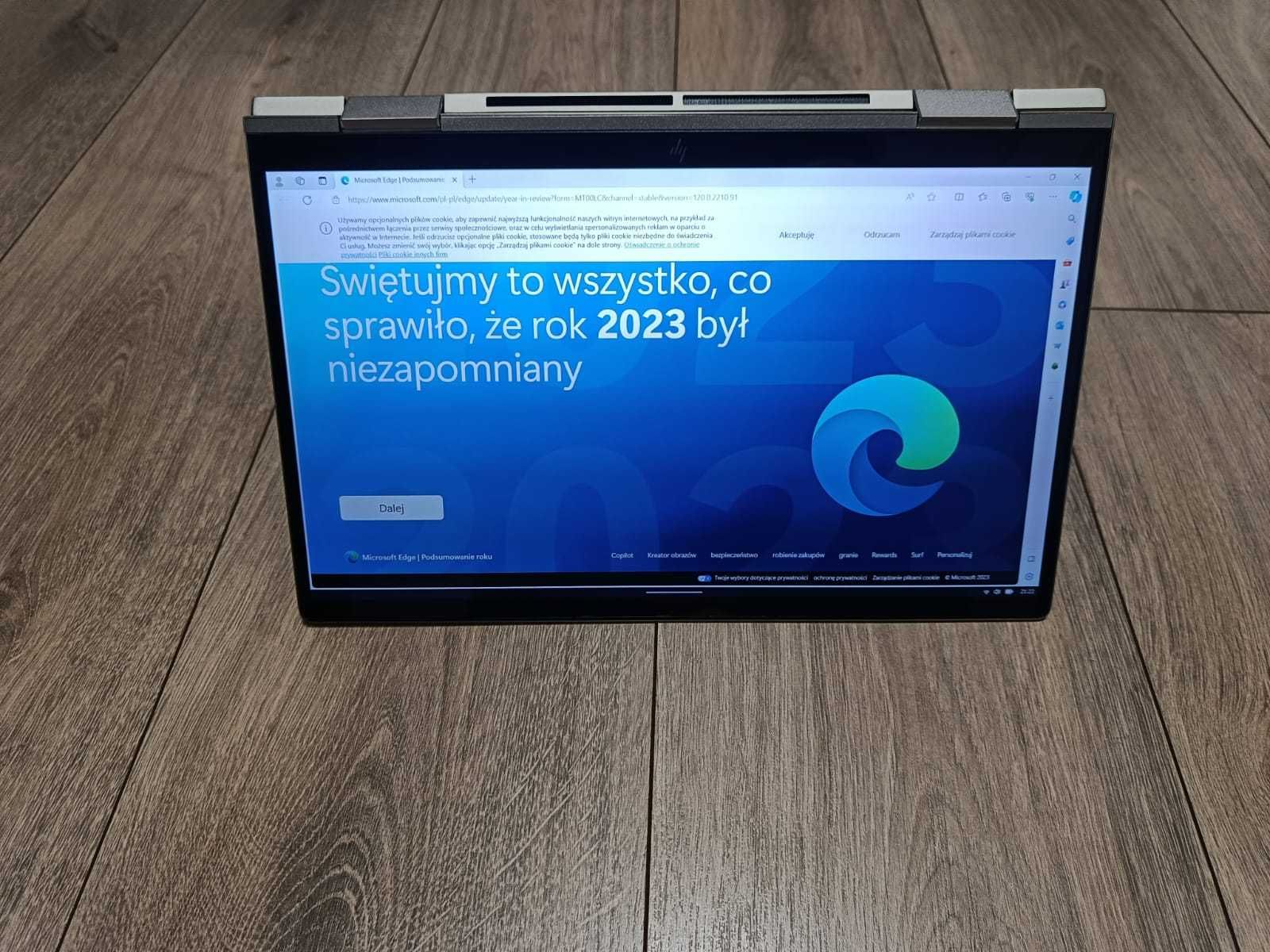 Laptop marki HP ENVY X360 - dotykowy ekran
