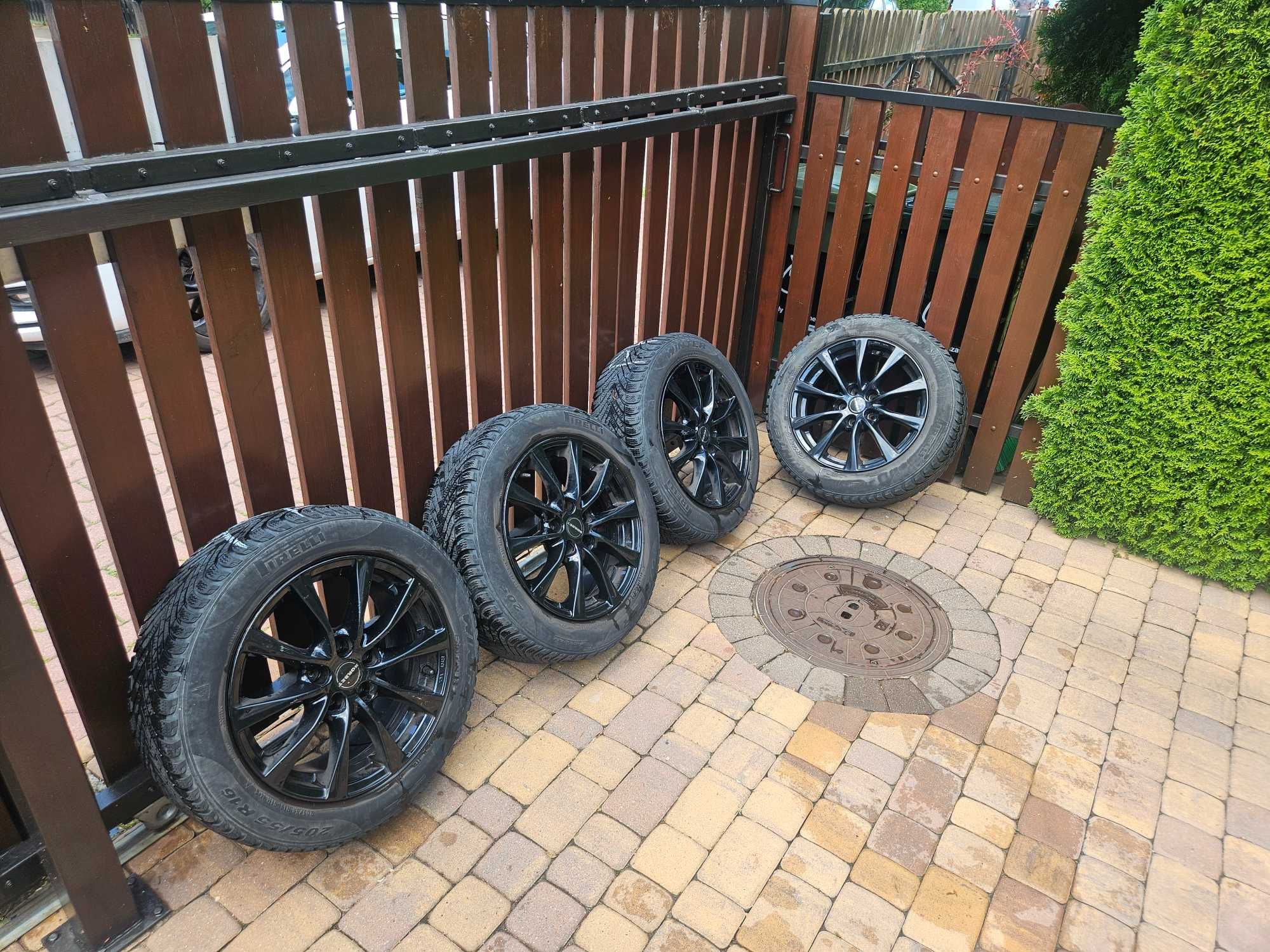 Koła Całe FELGI czarne 16" OPONY zimowe CZUJNIKI CISNIENIA