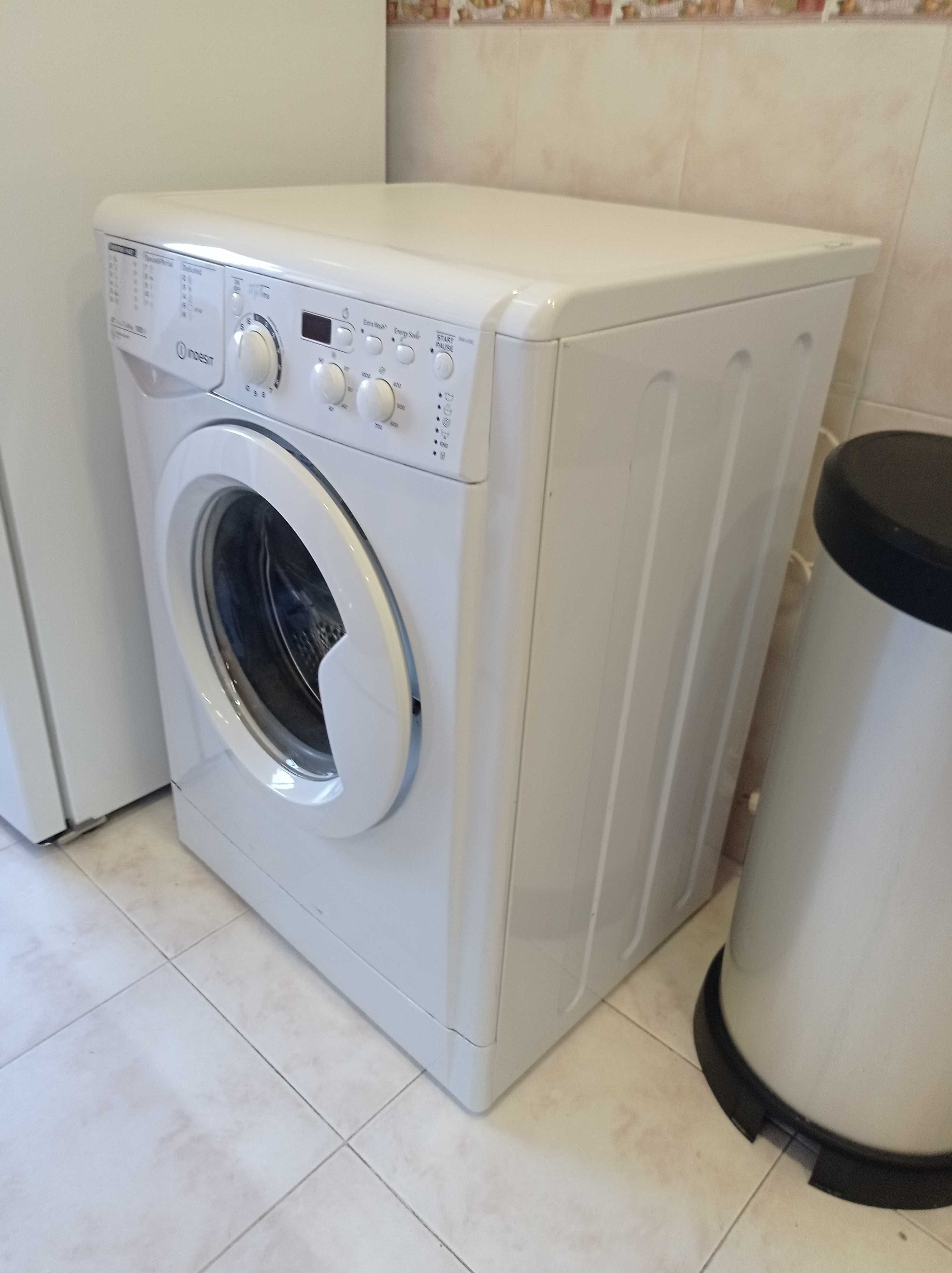 Máquina da Roupa Indesit EWD 61