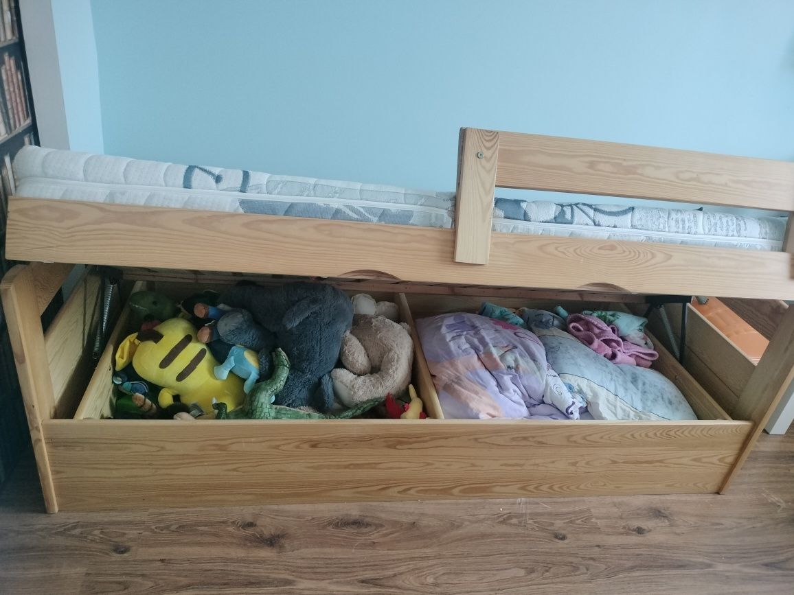 Łóżko pojedyncze sosnowe ze skrzynią + meble IKEA Trofast