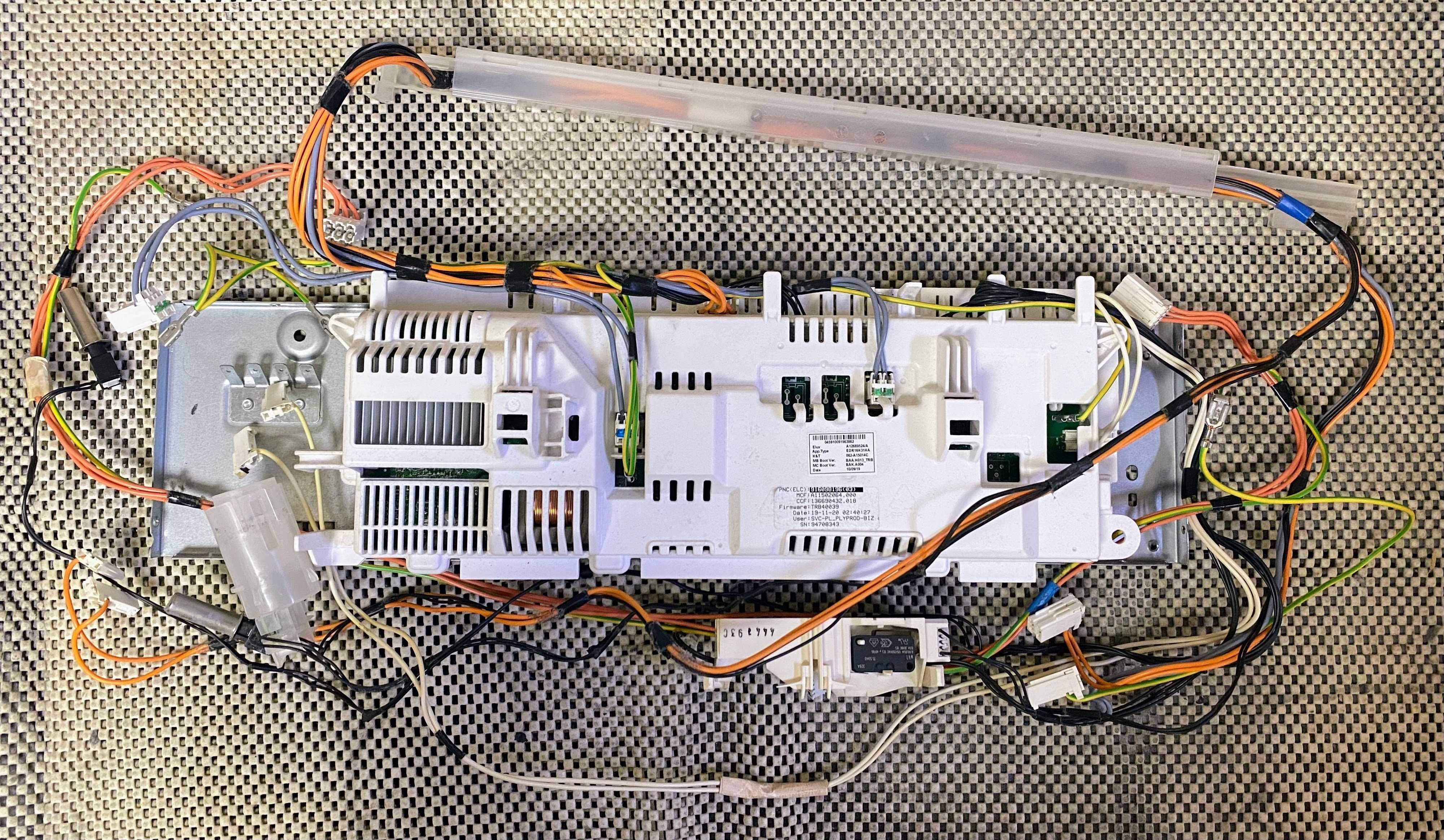 Części do suszarki Electrolux PerfectCare 800 - pompa, wentylator itd.