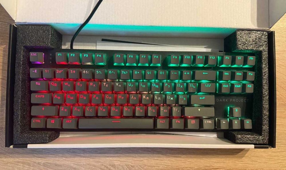 Нова механічна клавіатура Dark Project one з підсвіткою