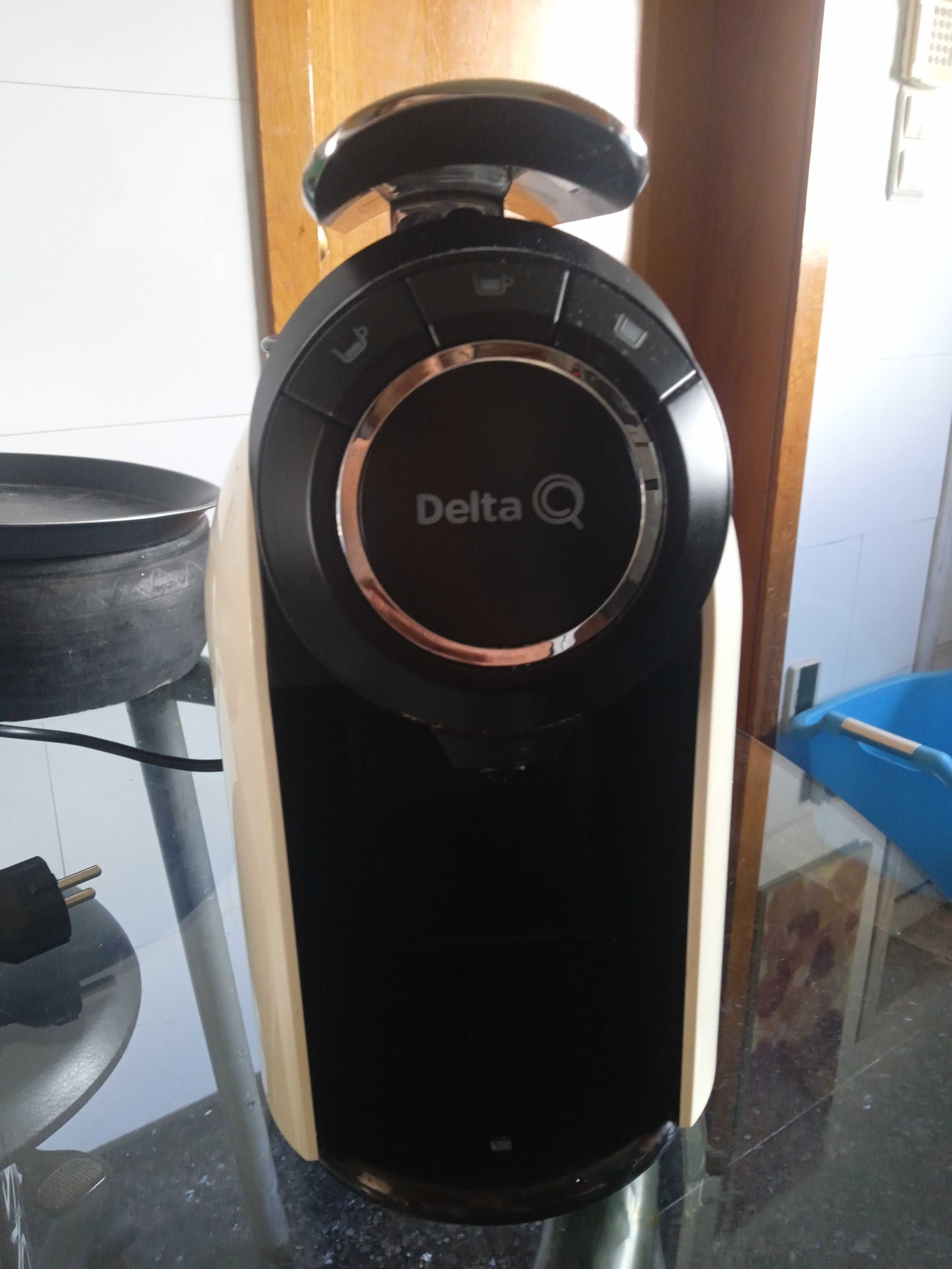 Máquina delta Q branca