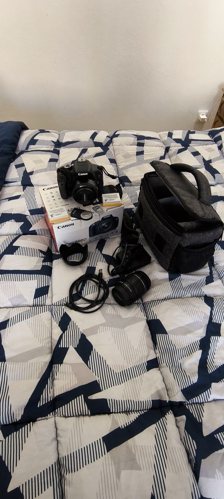 Canon EOS 600D com 2 Lentes