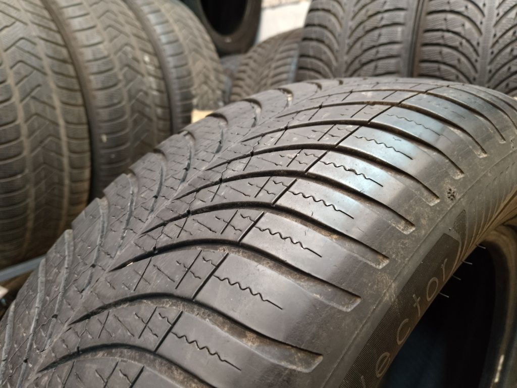 Пара шин Goodyear Vector 4 season 3 gen 225/60 R18 2020 рік