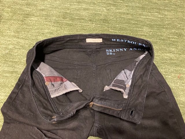 Oryginalne spodnie jeans Burberry, Rozmiar 28.