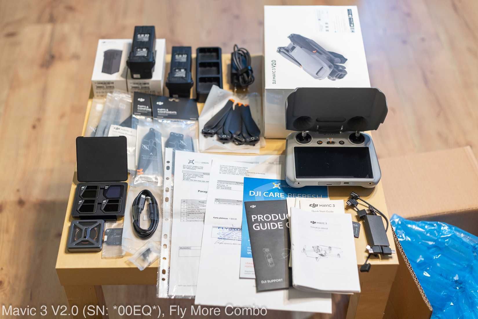 Nowy Mavic 3 V2.0 + DJI RC (z ekranem) + Fly More Combo + Dodatki