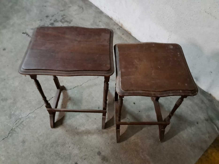 Mesas de apoio em madeira