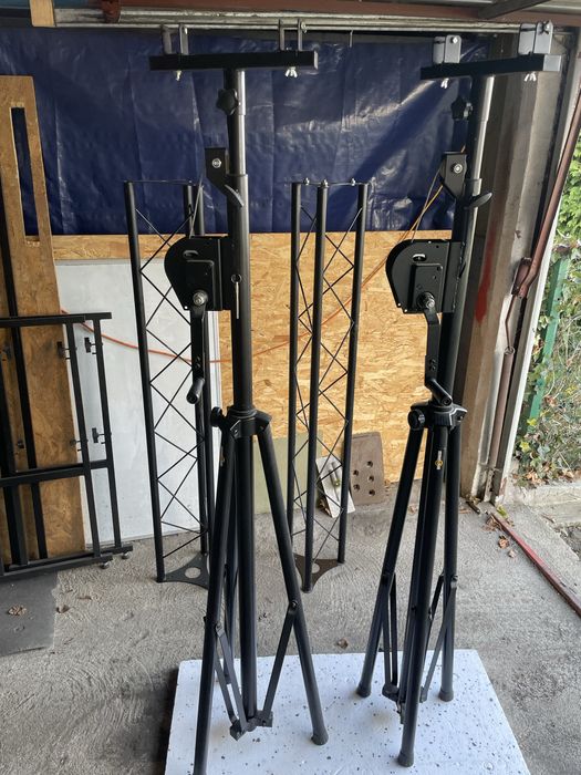 Zestaw 2 statywów z kratownicą dla dj