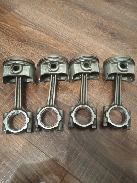 Поршні Suzuki gsx750f katana