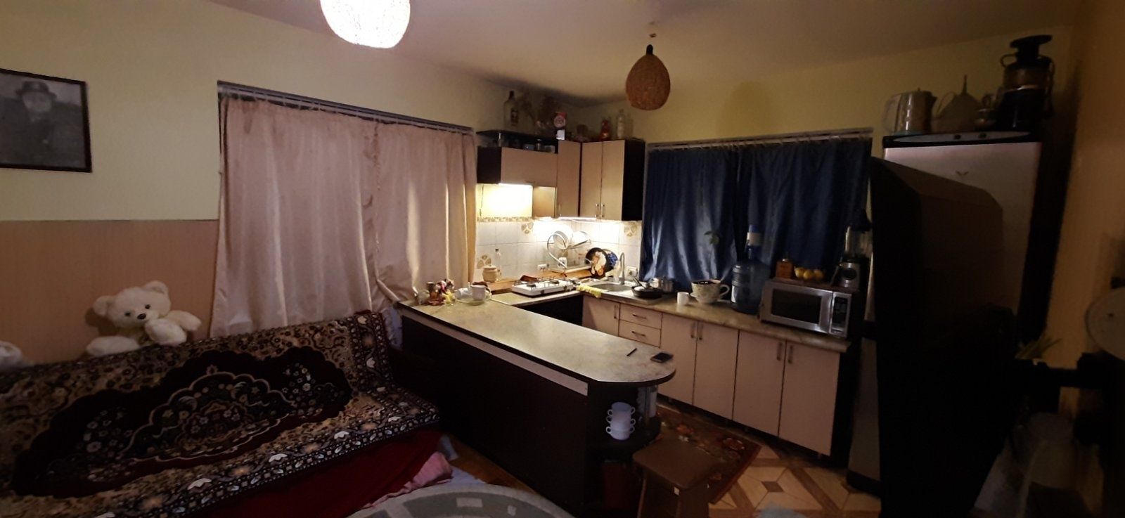 Продам особняк 2 этажа гараж и подвал в цоколе Черновцах район Роша