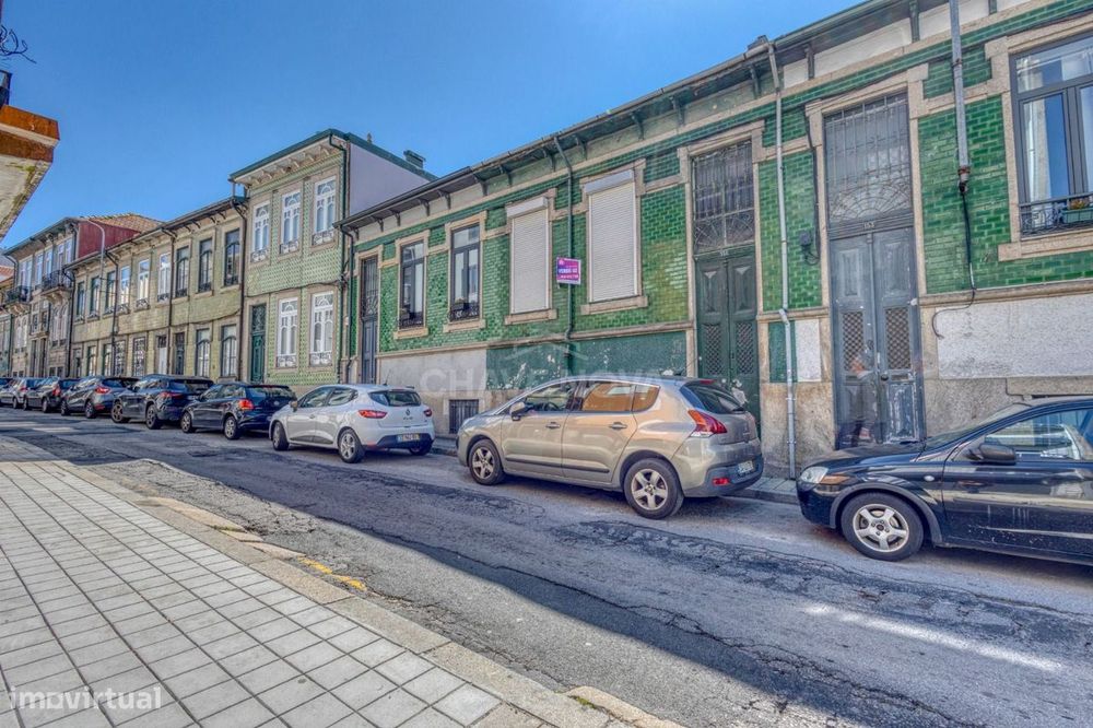 Moradia em Banda T6 em Paranhos - Porto