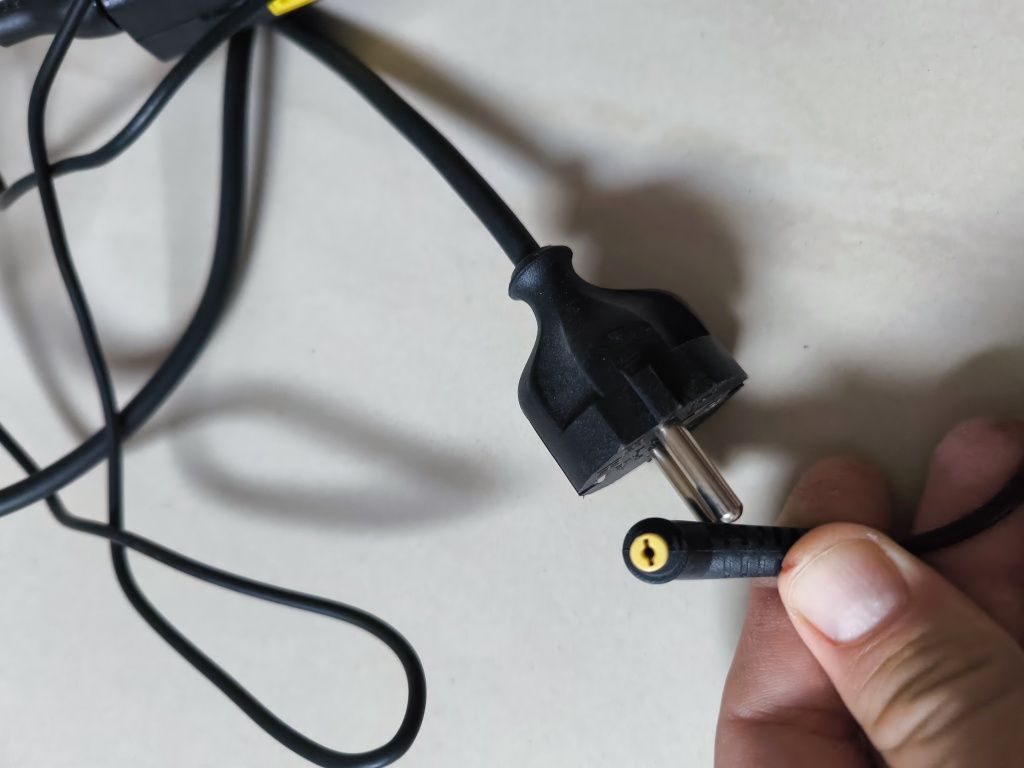 Zasilacz do komputera Asus 19V, 3.42A.