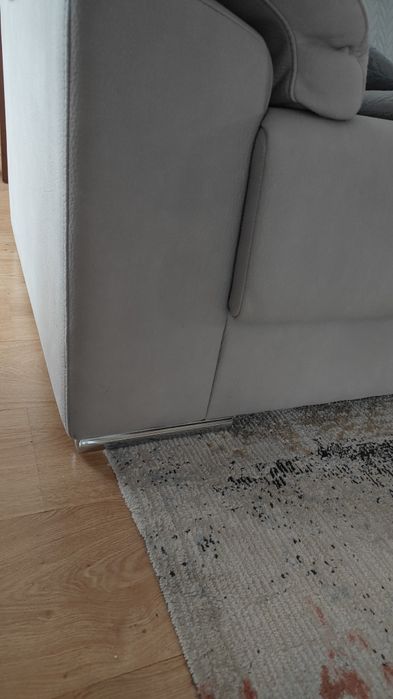 Vendo sofá com puff em óptimo estado.