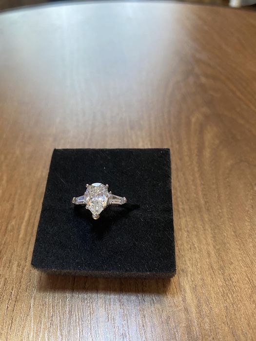 Біжутерія з Японії: сережки та брошка