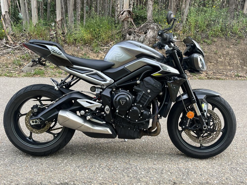 Triumph Street Triple 765 R de 2023