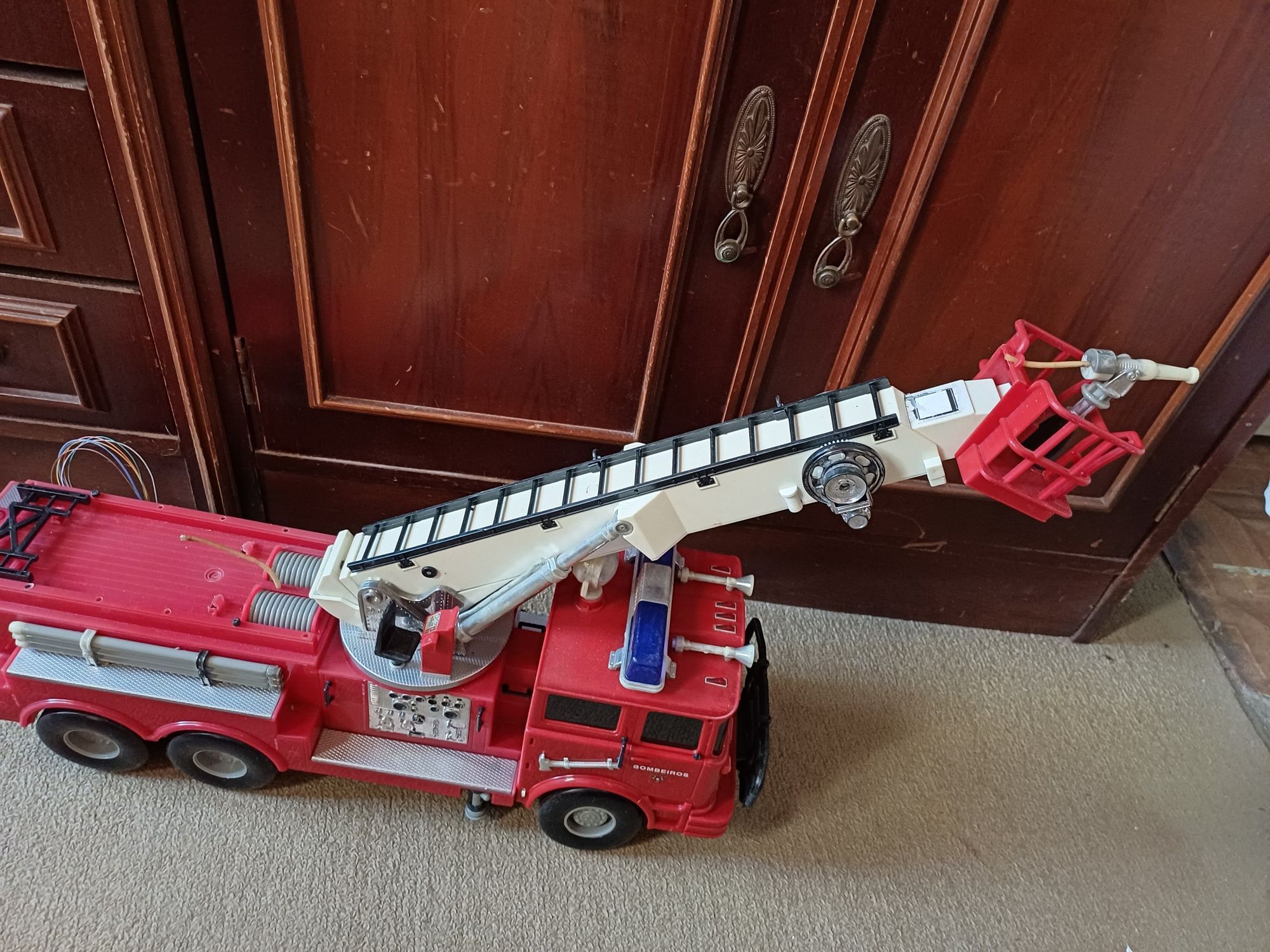 Carrinho de bombeiros