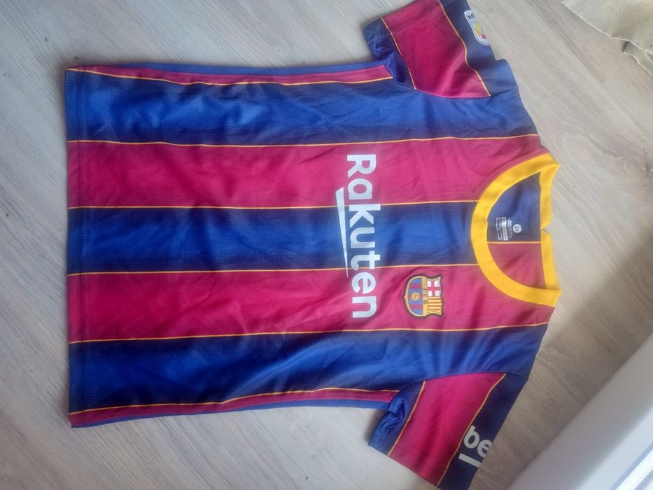 Sprzedam koszulkę sportowa Barcelona Messi