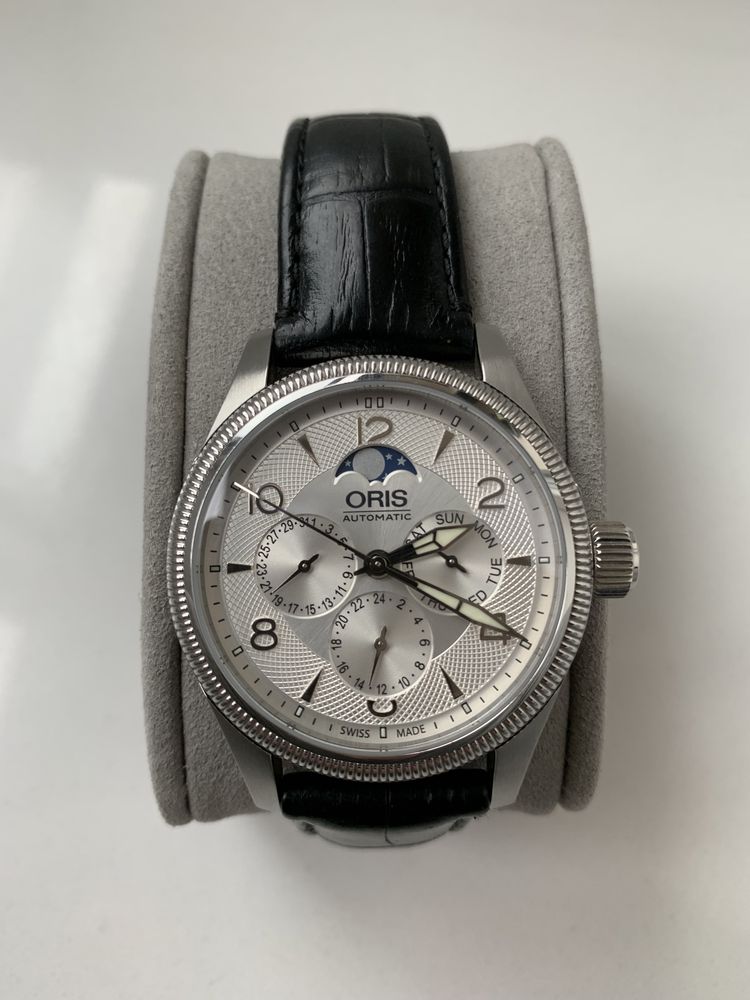 Oris Big crown complications