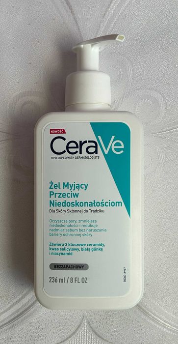 Żel myjący przeciw niedoskonałościom marki CeraVe