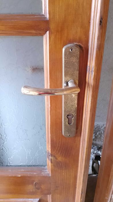 Двері дерев'яні вхідні