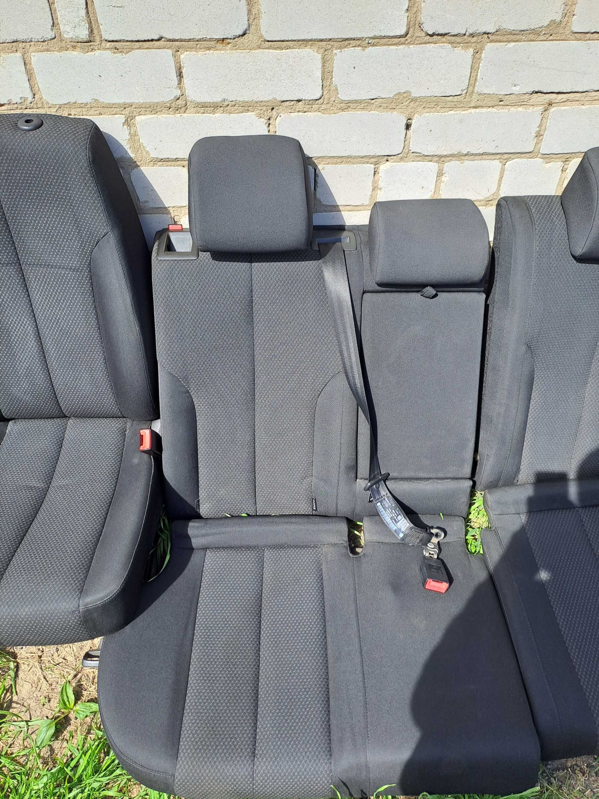 Продам сиденья для автомобиля VW Passat b6 universal (механические).