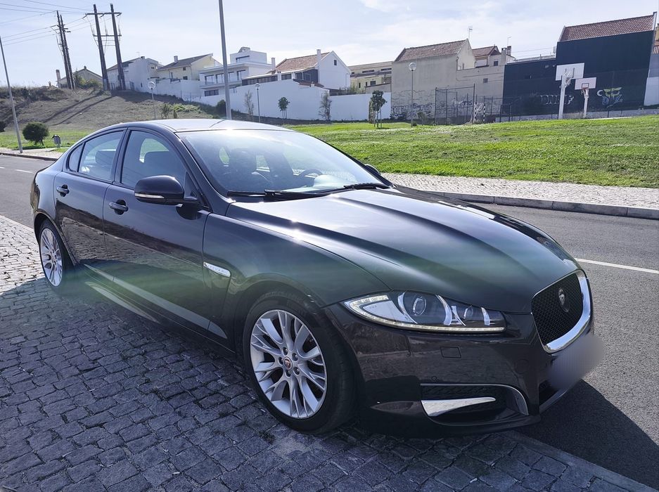 Jaguar XF 2.2 R-SPORT