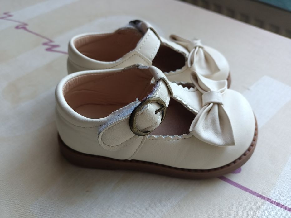 Buty dziewczęce shein rozmiar 21