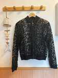Bomber preta transparente bordada