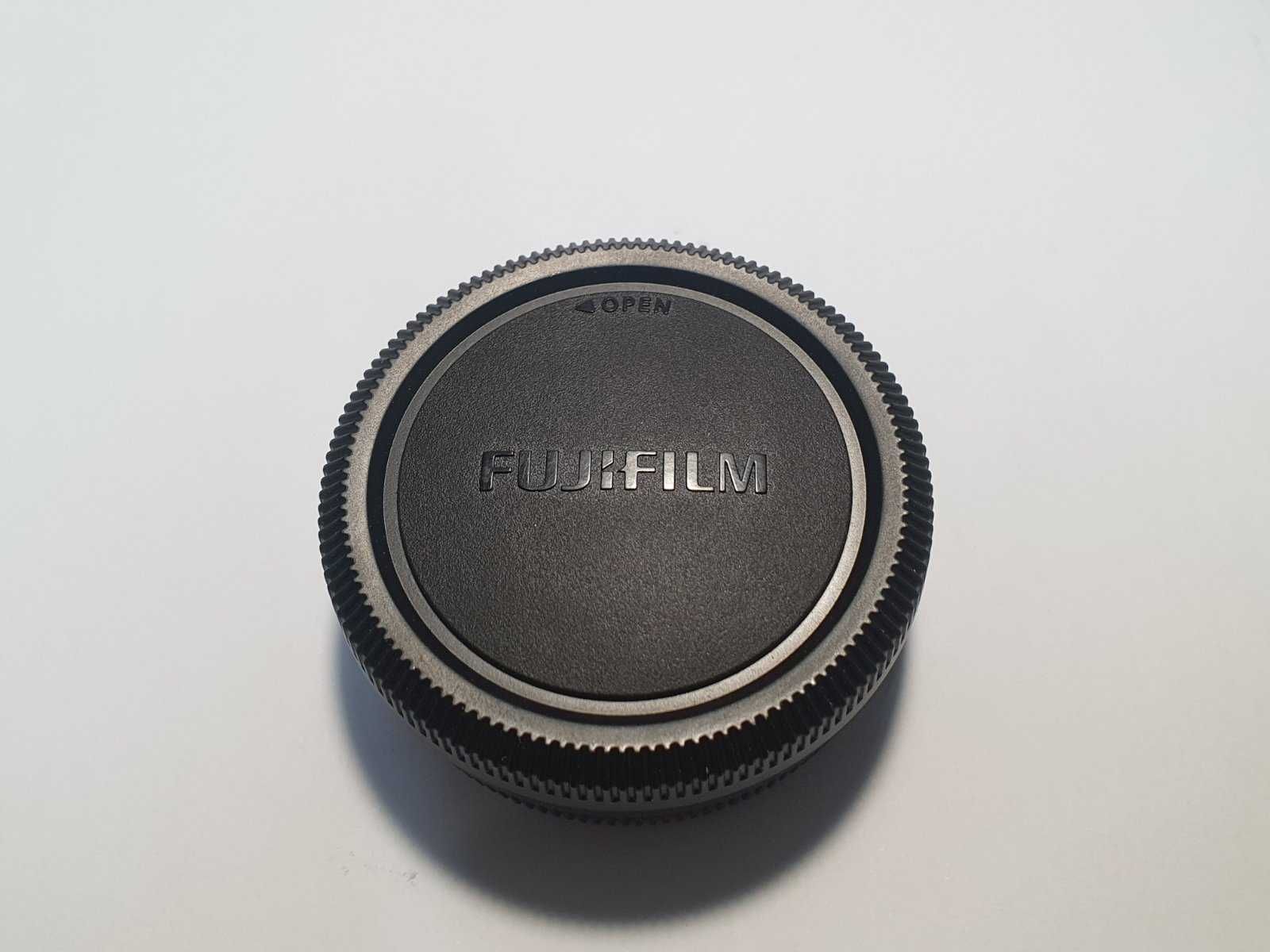 Комплект задняя крышка объектива Fujifilm RLCP-001 и фотокамеры