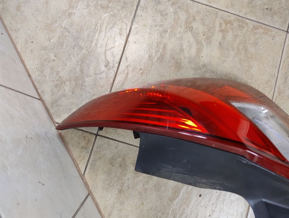 Opel Corsa D lampa prawy tył 5D Europa 06-14 wysyłka OLX wkład lampy