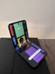 Продам смартфон Motorola Razr 50 8/256 ГБ
