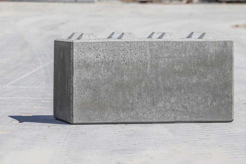 Bloki Betonowe 120x60x60 cm (zasieki, ściany oporowe) od Producenta