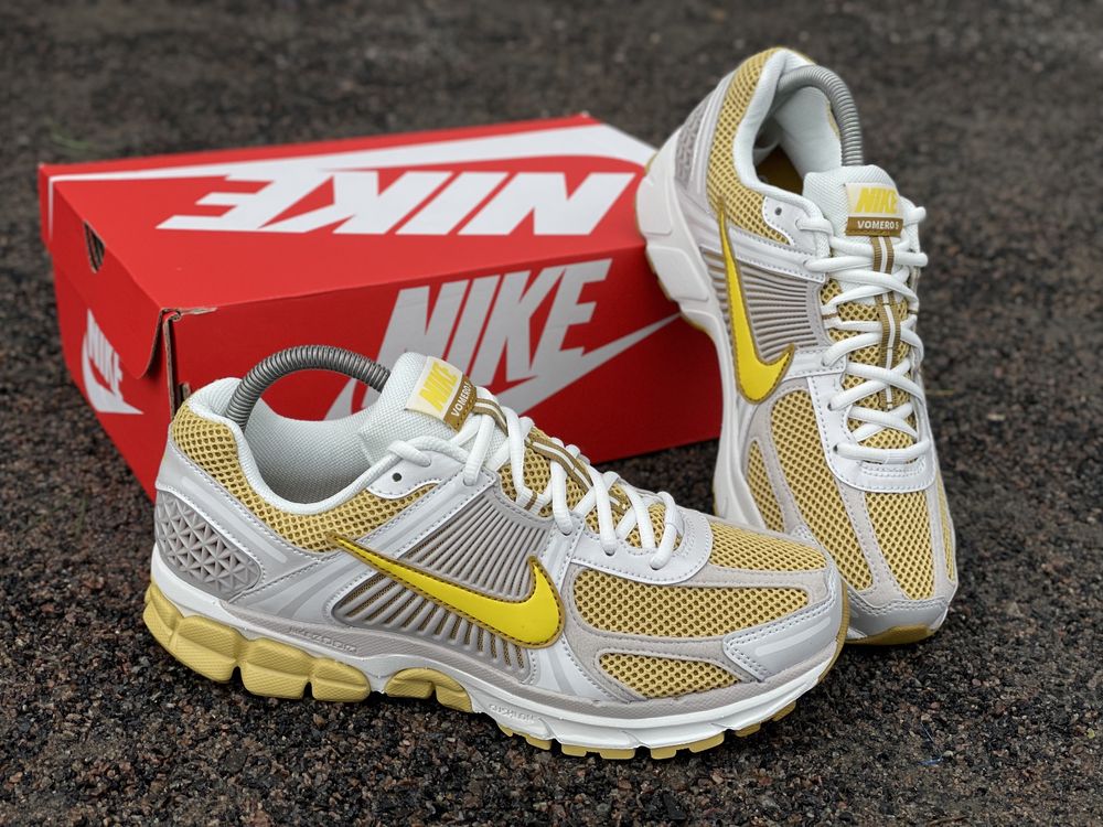 Оригінальні кросівки Nike Zoom Vomero 5 найк кроси оригинал  42,5