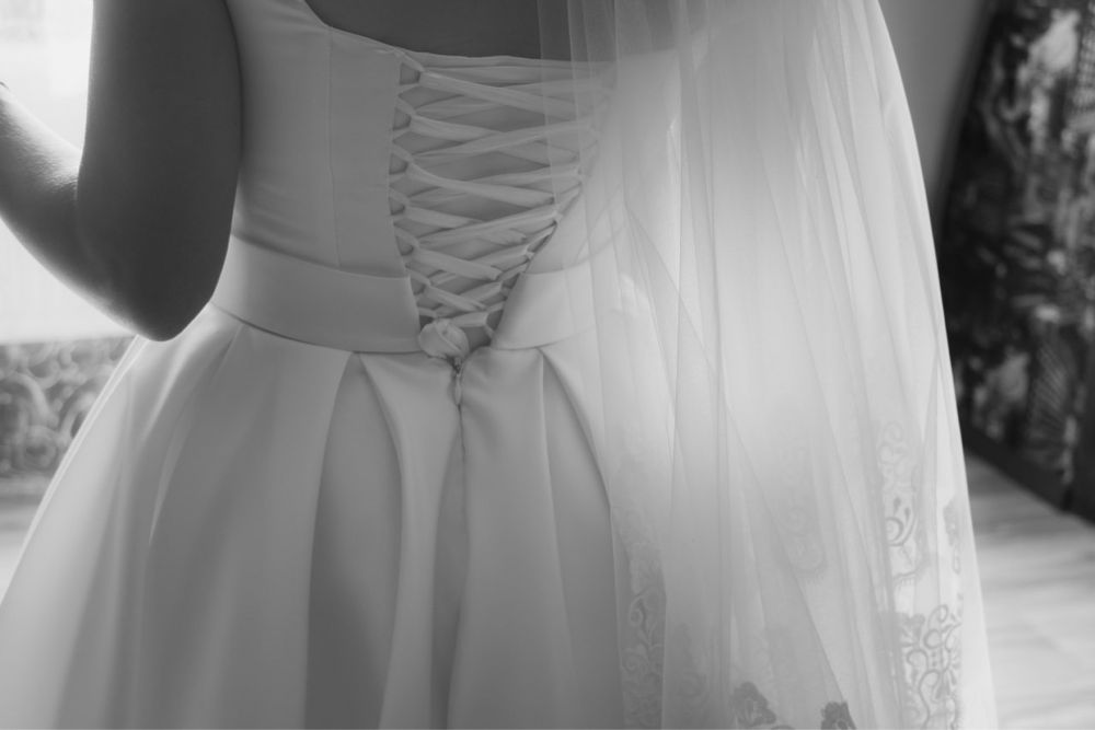 Продам весільну сукню.