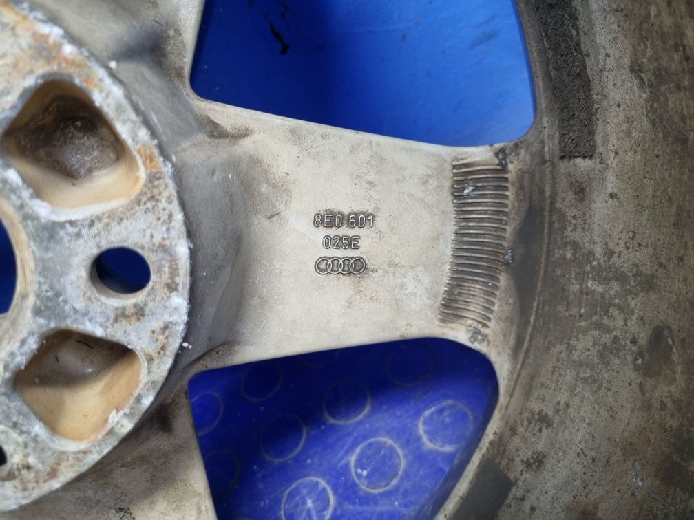 KOMPLET Felg aluminiowych AUDI A4 B6 B7 17" 7.5J ET 45 5X112 Oryginał