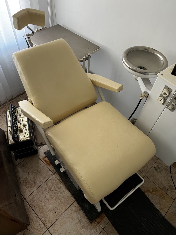Крісло стоматологічне КСЕМ-03 з лампою