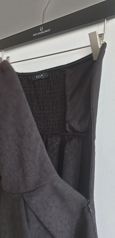 Sukienka czarna z odkrytymi ramionami, VILA CLOTHES roz.38, elegancka
