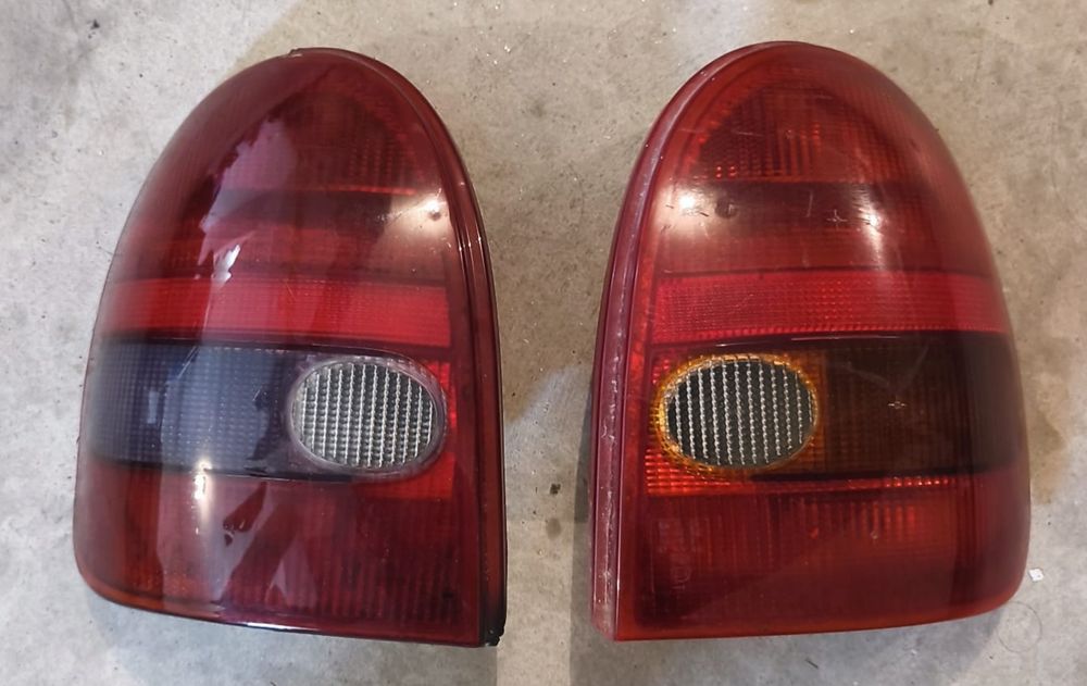 Vendo farolim traseiro Opel corsa B