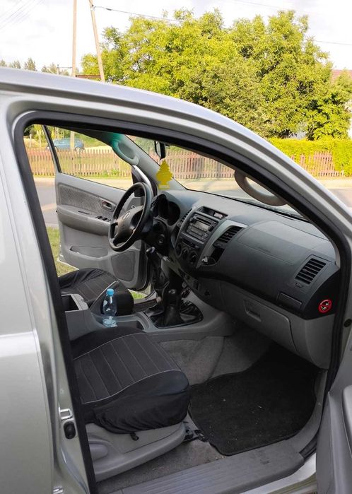 Wynajem samochodu Toyota Hilux 2008